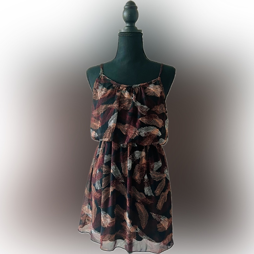Dress with feathers.
